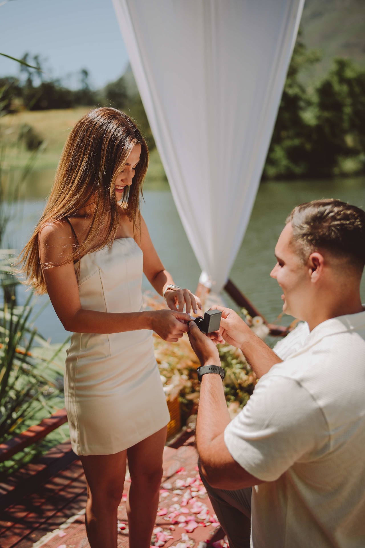 Byron proposing to Inge by the water